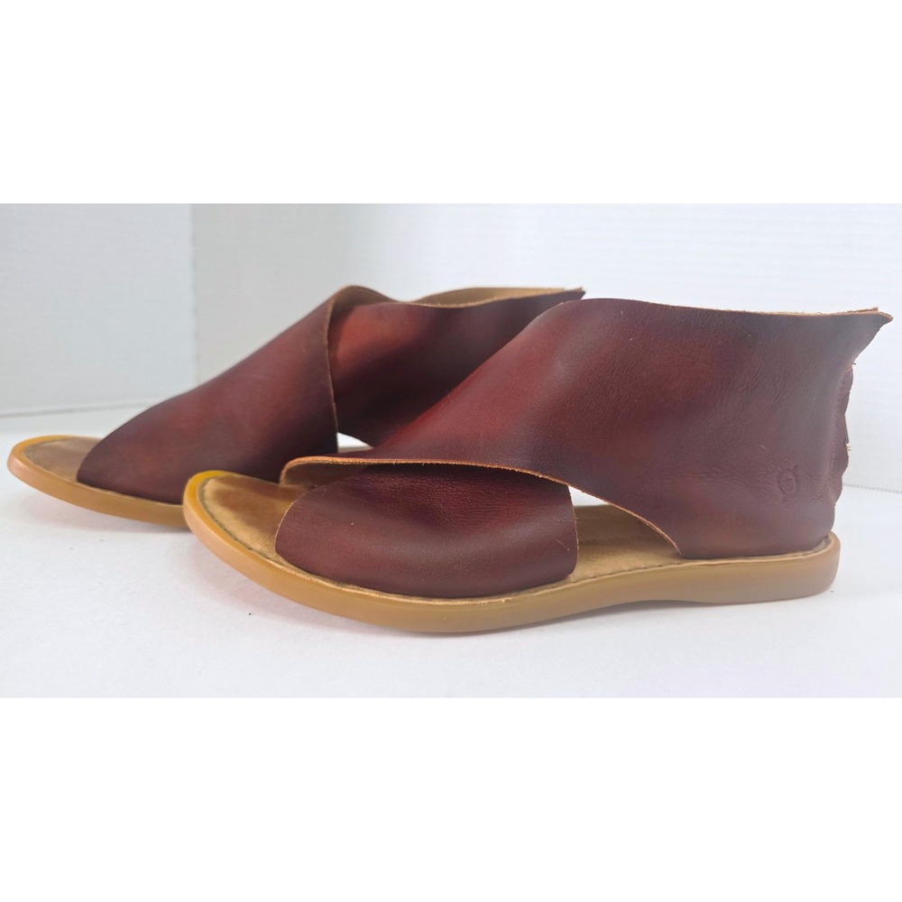 Born IWA 8M Mahogany Brown Leather Roman Cross Strap Back Zip Flat Sandals